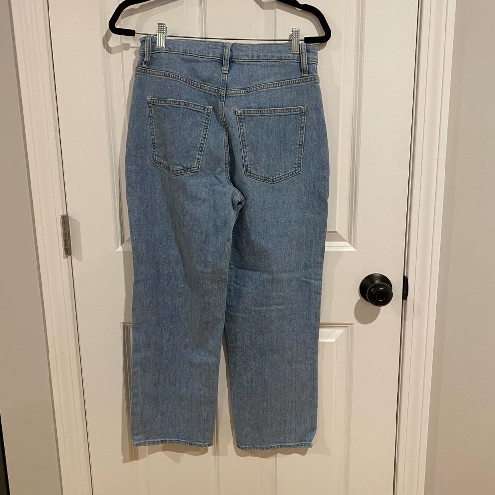 Universal Threads Distressed Vintage Straight Jean - Size 6/28R - Picture 5 of 6